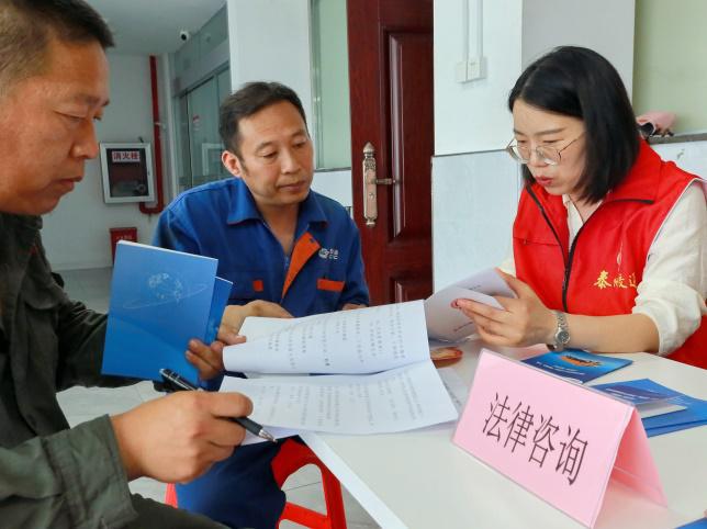 泰州市交通运输局 举办“五送”入园服务集市，以安全咨询服务喜迎“七一”